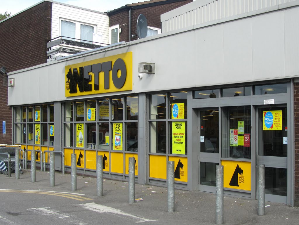 Netto Belmont Way 2010 by © Phil Rowbotham