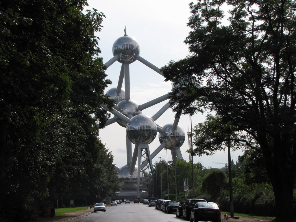 1485 Atomium, BRUSSELS, Belgium by Kobi Zilberstein