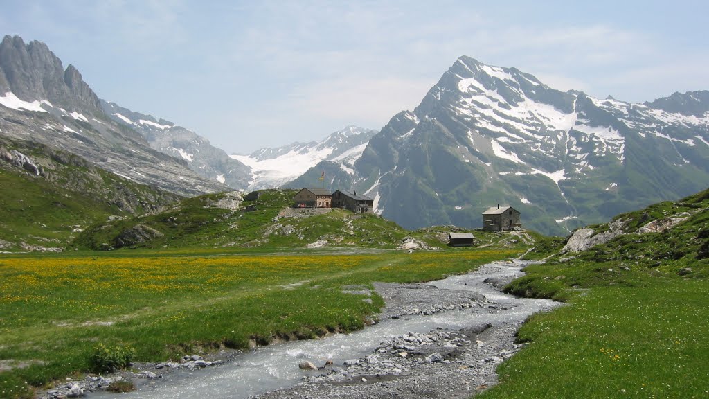 Windgällenhütte by Peter Smith, Switzer…