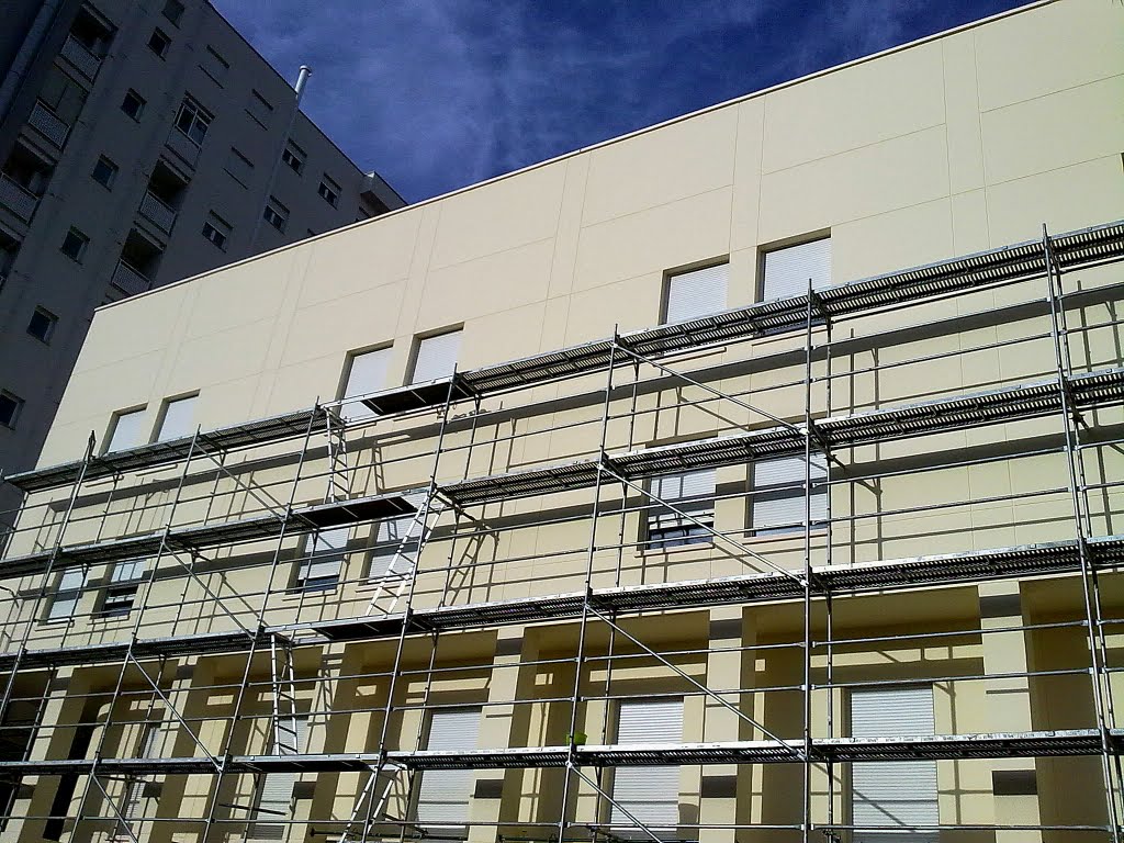 Frente a la nueva biblioteca en construcción. Septiembre de 2010 by viajeroandaluz