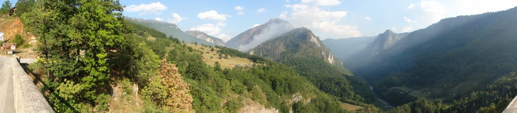 Durmitor in flames by Jorge D. Avila