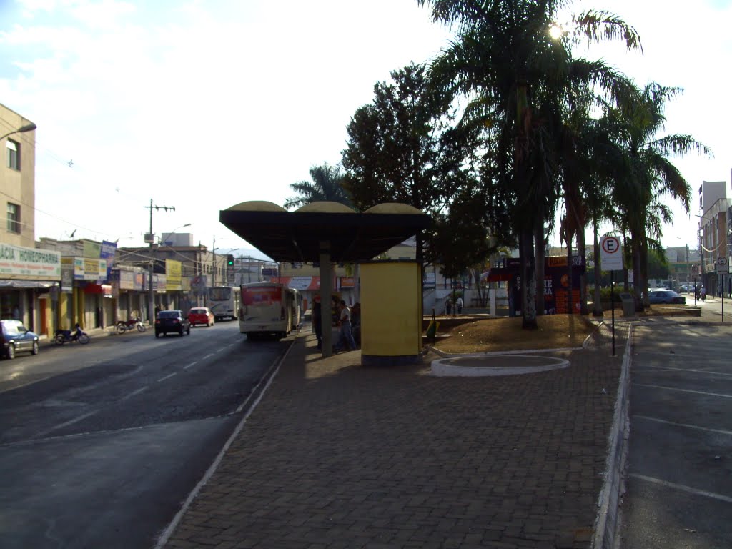 Praça Desembargador Frederico, Pato de Minas, MG, Brasil by Caio Graco Machado