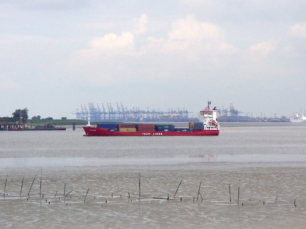 Bremerhaven - Küstenmotorschiff auf der Weser by Robert-68