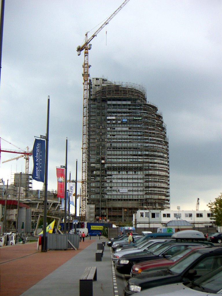 Bremerhaven - Hotelneubau am Alten Hafen August 2008 by Robert-68