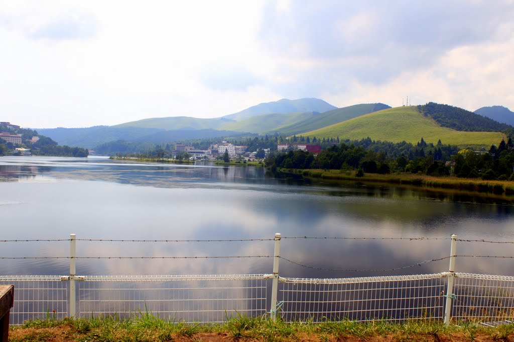 Lake Shirakabako (白樺湖), Nagano by イワン