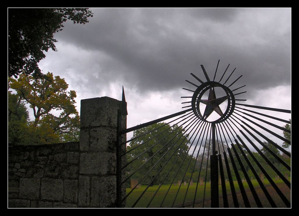 Friedhof Belvedere by ThorstenGroedel