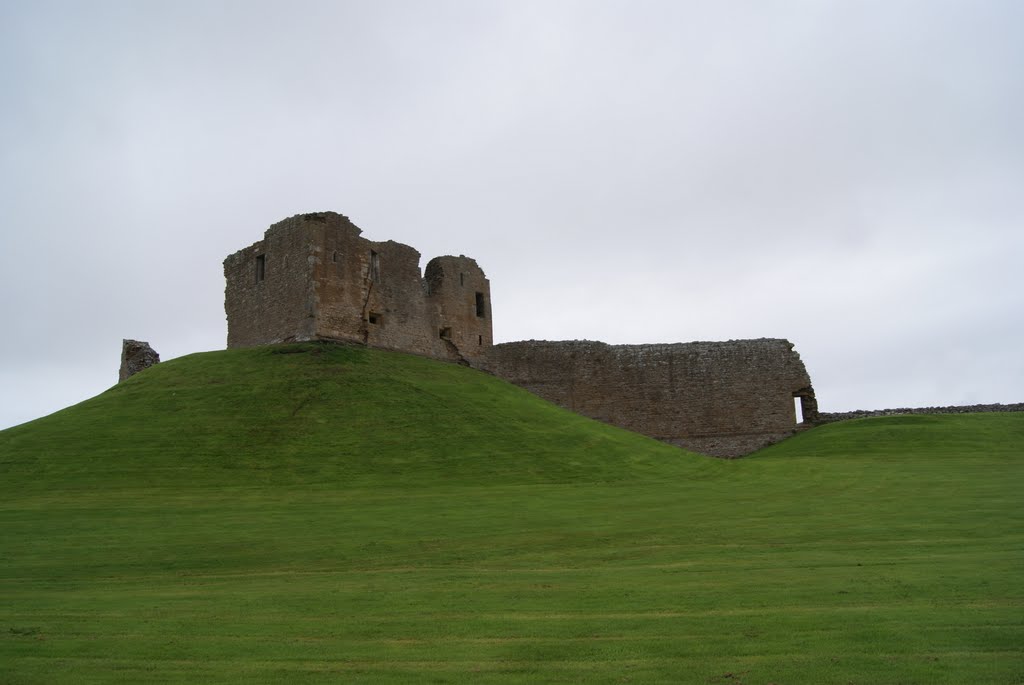 Duffus Castle by Mirosław Kawucha