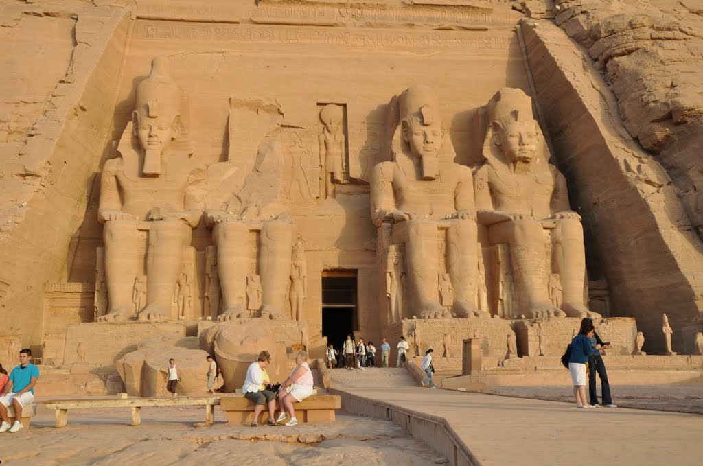 Tempio di Ramsete II - Abu Simbel by Giuseppe Caterina - …