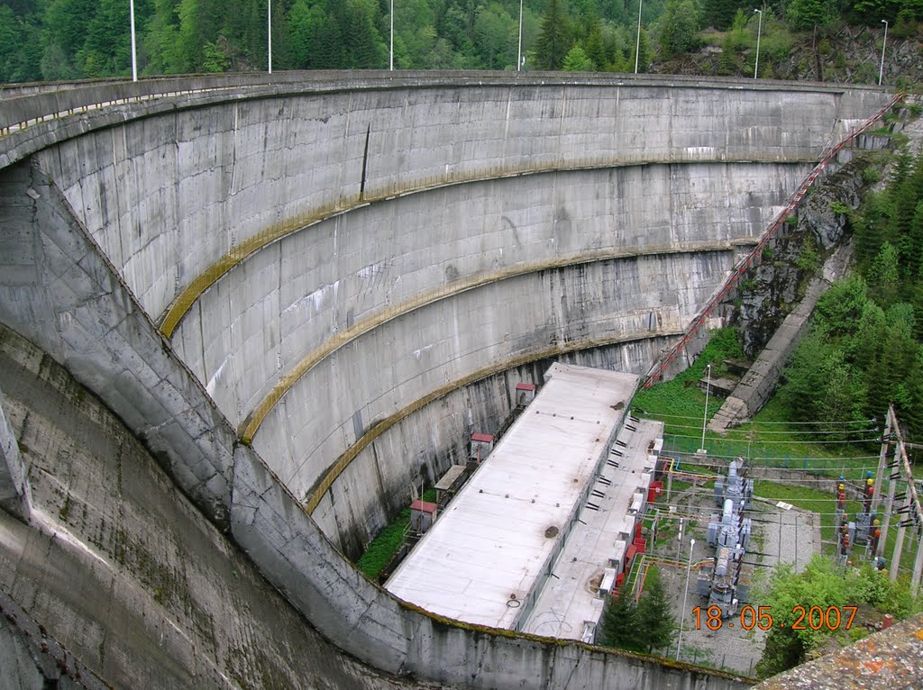 Petrimanu hydro-electrical power plant and dam by raduconstantin