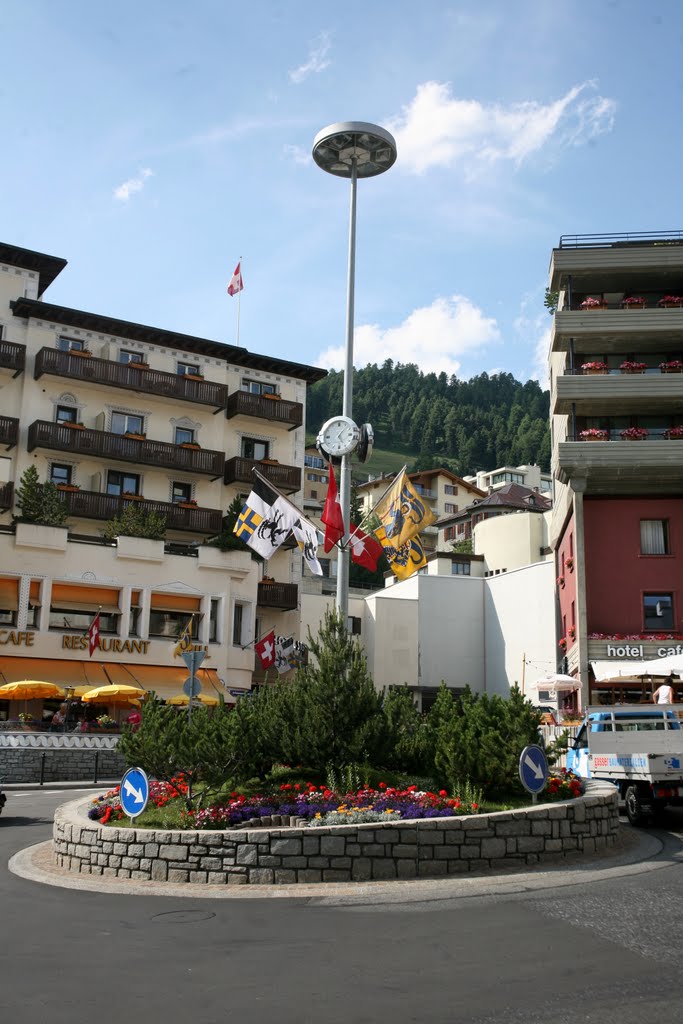 Sankt Moritz, Graubünden, Schweiz by Hans Sterkendries