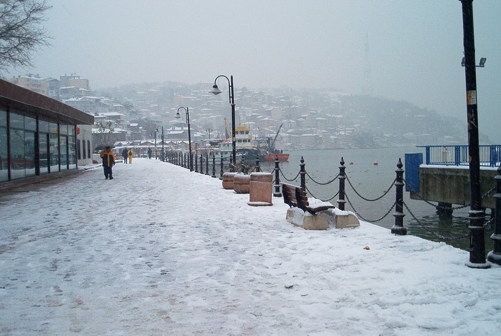 Sarıyer İskele by Ali KEFELİ