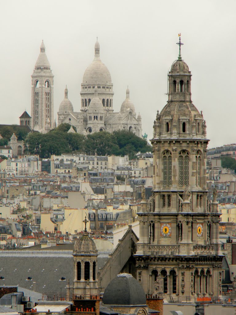 Montmartre depuis le restaurant sur Printemps - août 2010 by Dominick Kosciuk