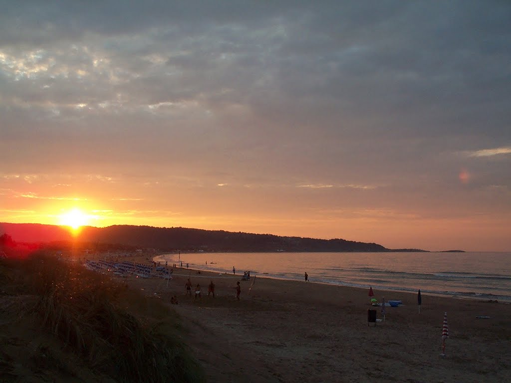 Tramonto sulla Spiaggia Lunga by Michele M.