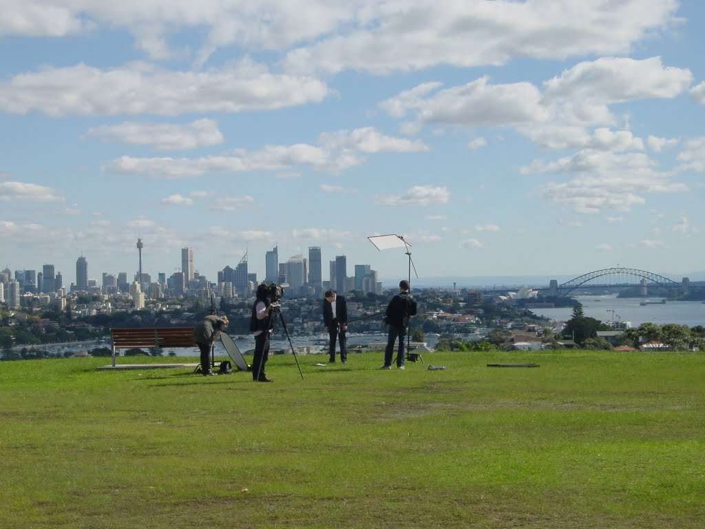 12 o'clock news from Sydney? by Massimo Bergami