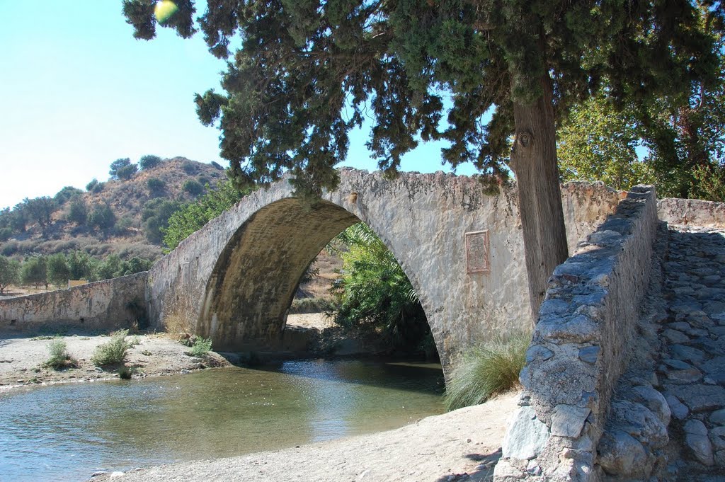 Kato Moni Preveli - kamienny most / stone bridge by MaciekPL