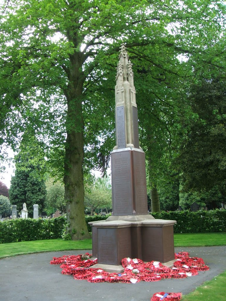 Bedworth War Memorial by Tourmaline