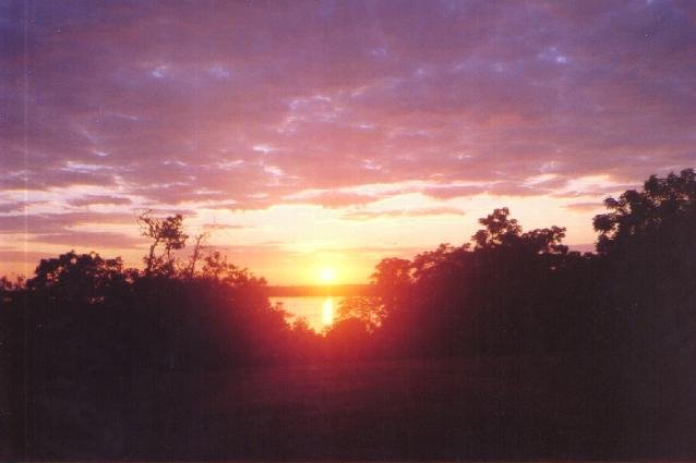 Amanecer En El Río Uruguay by juancaoc