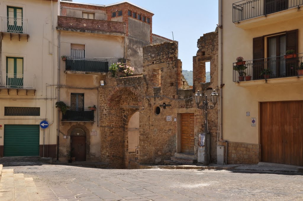 Tusa, Messina. by Nicola e Pina Sicili…