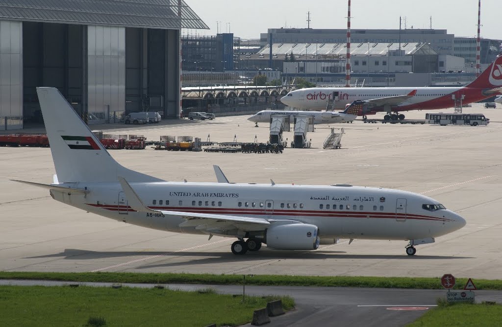 Dubai Air Wing ~ Boeing 737-700 ~ A6-HRS ~ DUS 11.09.2010 by www.fly-dc-jets.de