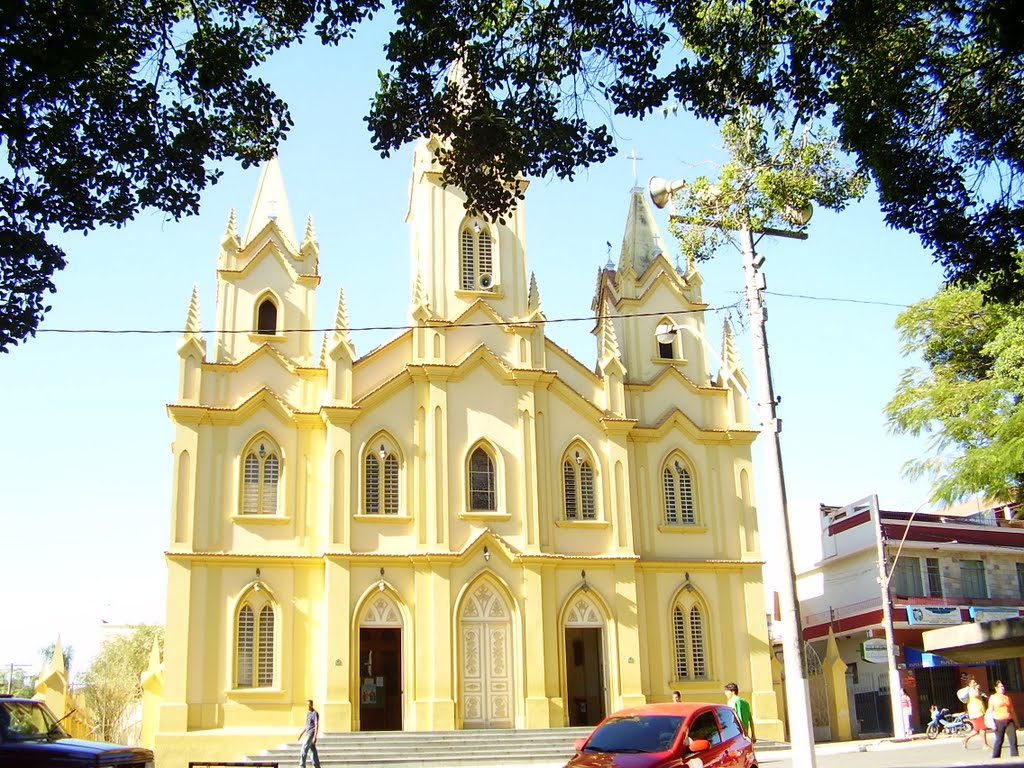 Matriz Sant'Ana de Barroso by Beto A.