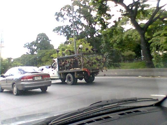 El camion de los muñecos by Cjimram