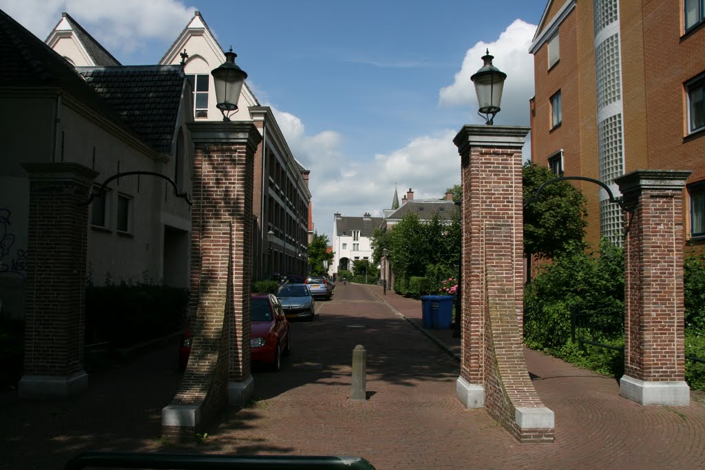 Toegang tot de Herenstraat, Amersfoort. by Carl030nl