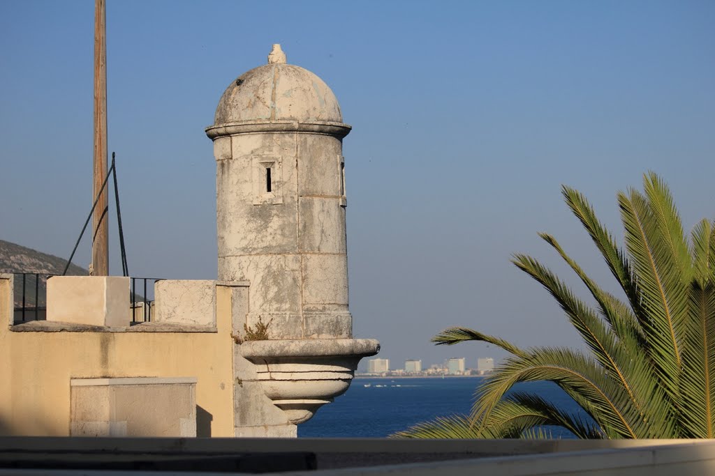 Forte de Santa Maria da Arrábida by Silvanna & Rui