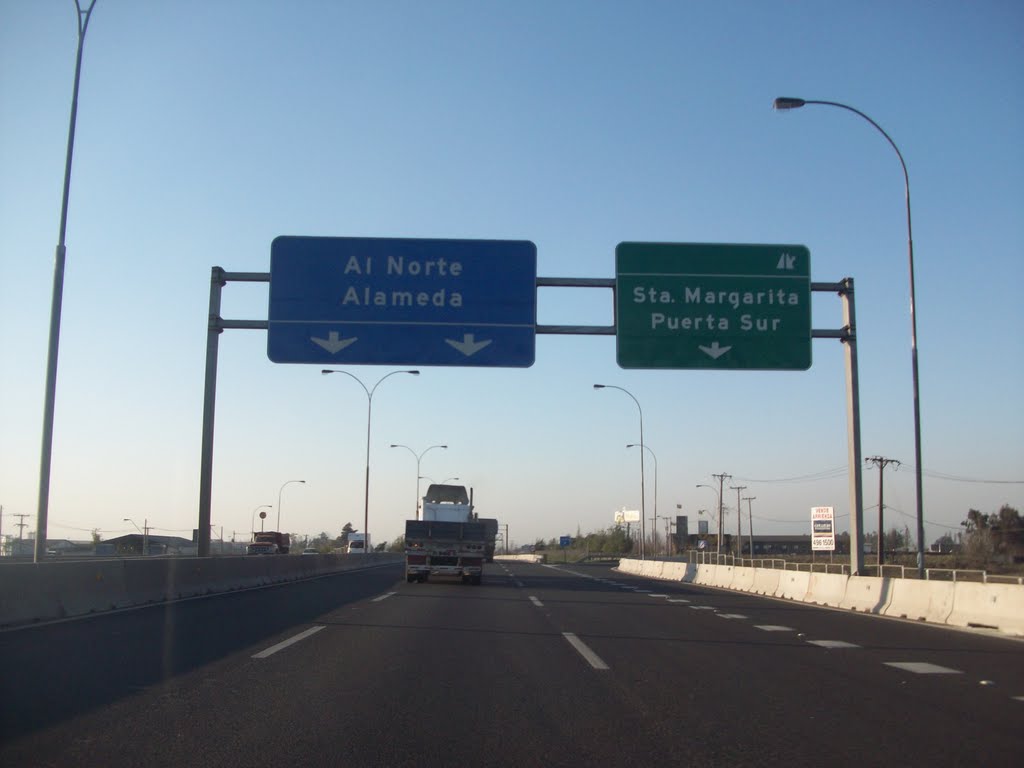 Autopista General Velásquez. Salida a Santa Margarita. San Bernardo Chile Santiago by Ignacio Paredes