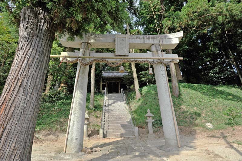 八幡神社　Hachiman Shrine by 石津安信