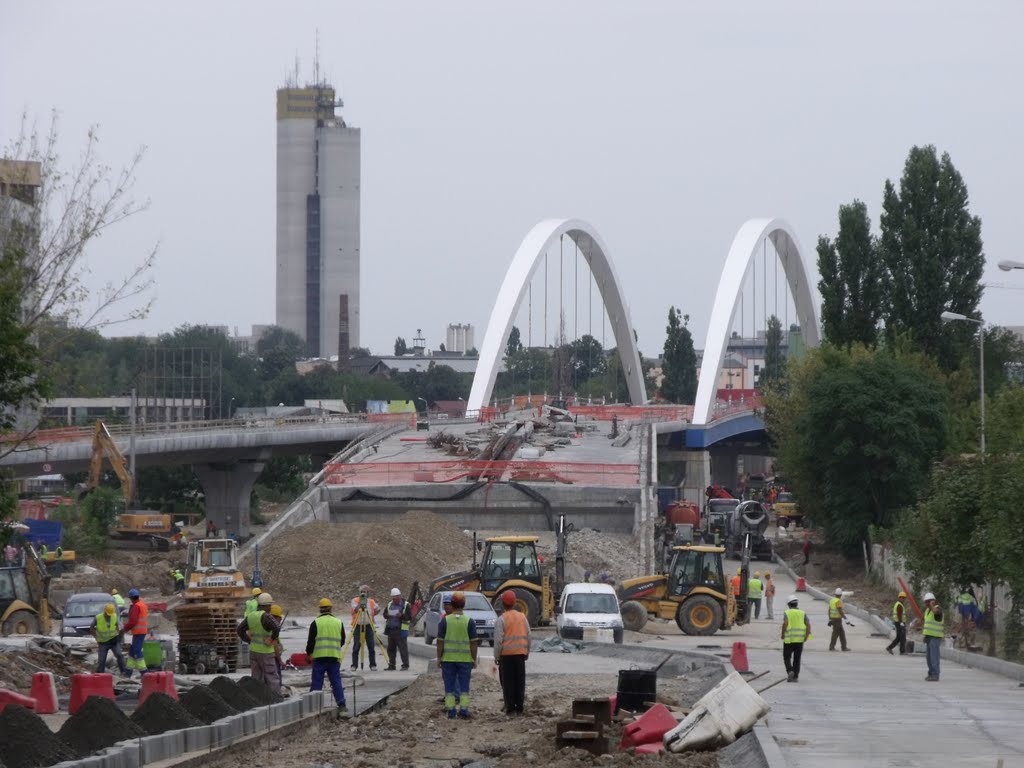 Pasaj Basarab in constructie, dinspre bd. Grozavesti, septembrie 2010 by Ven Mihail