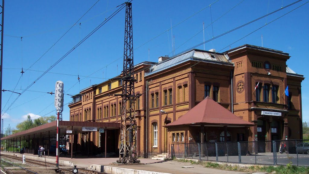 Wałbrzych (PL) 01.05.2007 Dworzec PKP/ Railway station/ Bahnhof by TjaldaW