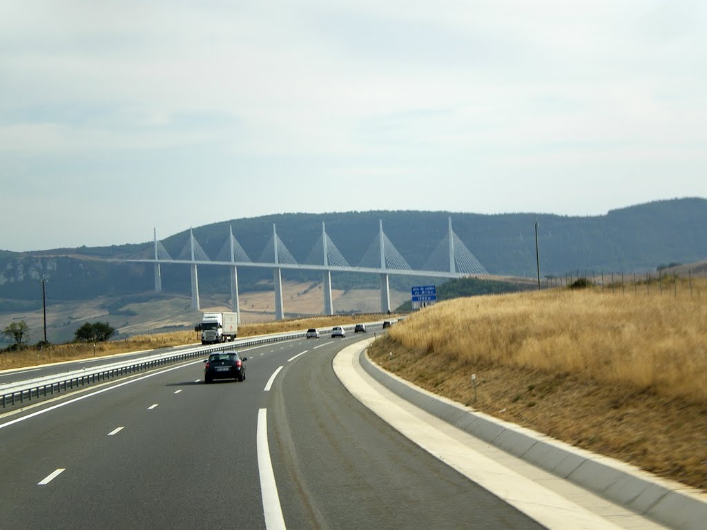 The Tallest Road Bridge in the World by Gareth.Stadden