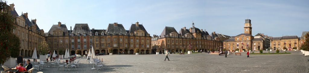 Place Ducale - Charleville Maizieres by Didier Buffet