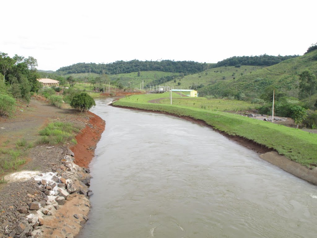 Canal da PCH Mauê by Alex Carniel