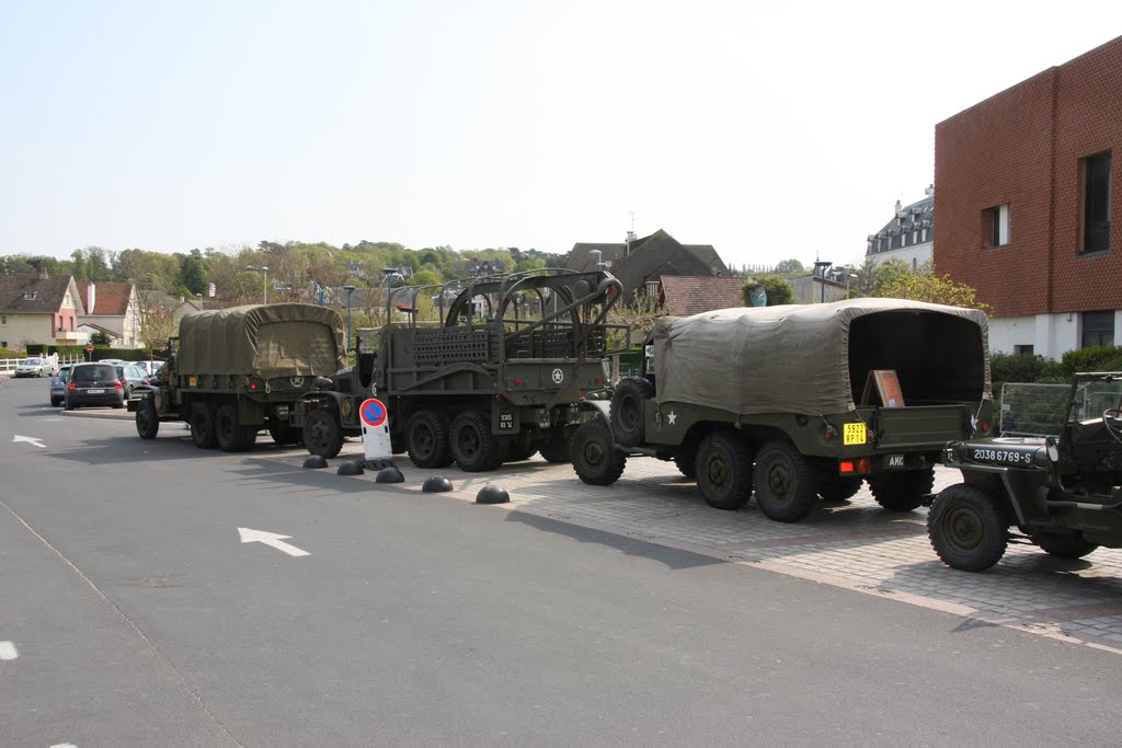 Military vehicle parade 8th of May 2010 at Villers-sur-Mer, Normandy by rolfrudiR667