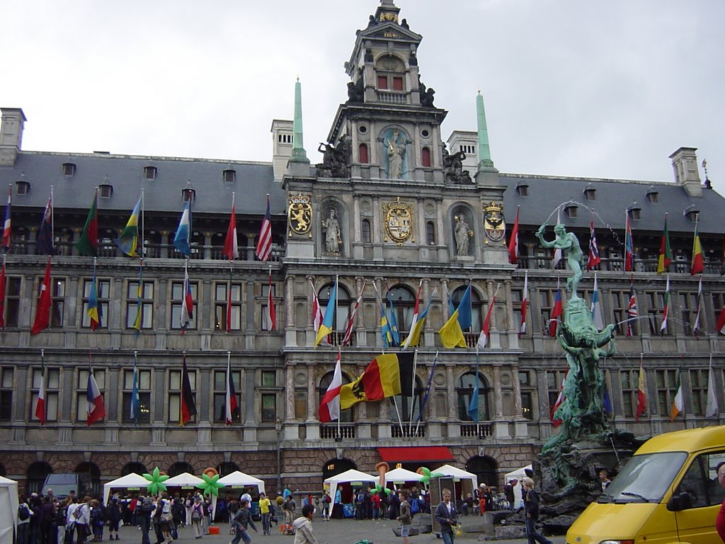 Antwerpen, Grote Markt mit Rathaus by Hans-Ulrich Lukas