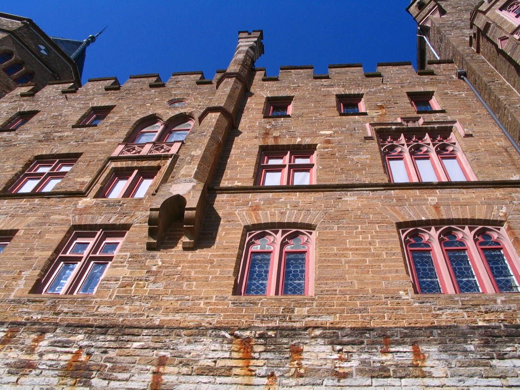 Hohenzollern burg, by János Horváth (renau…