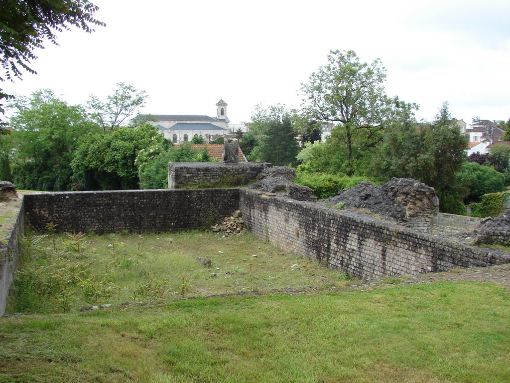 Thermes de St - Saloine; Eglise Saint-Vivien de Saintes, Saintes, Poitou-Charentes, France by M.Strīķis