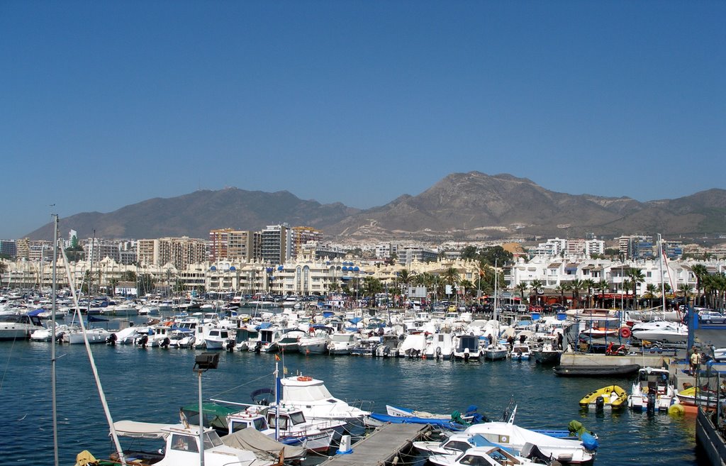 Puerto Marina desde rompeolas (6) by Alfonso Somoza de la…