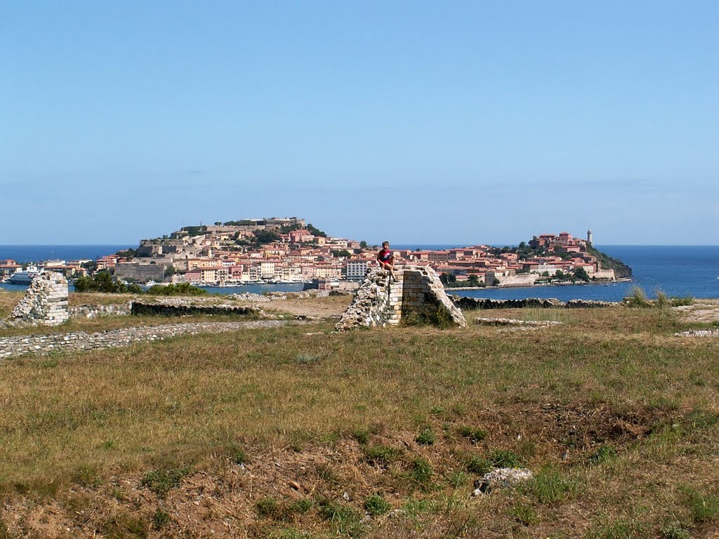 Portoferraio dalla Villa Romana by Michele M.