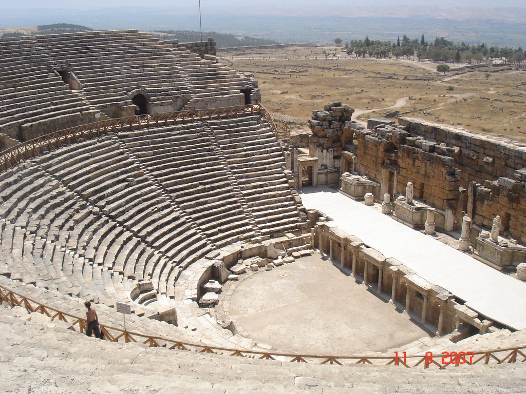 Pamukkale, theatre by Kastorka