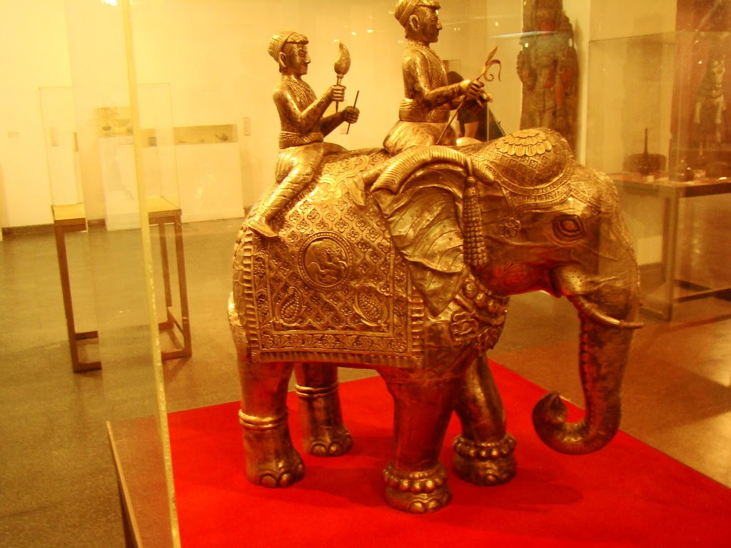 Gold sculpture at National Museum by Sumit Kumar