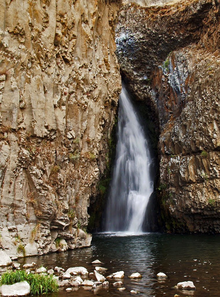 Hawk Creek Falls by John Sk