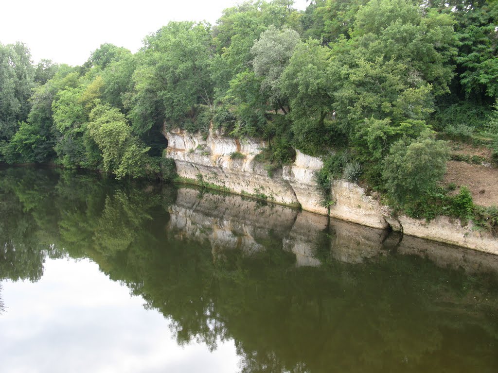 Saint LÉON sur VÉZÈRE - Reflets sur la VÉZÈRE by John-mike