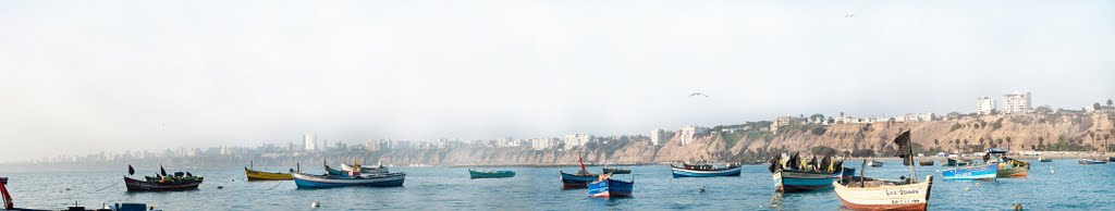 Vista de la Costa Verde desde la Playa Pescadores- Chorrillos by giuliana tovar