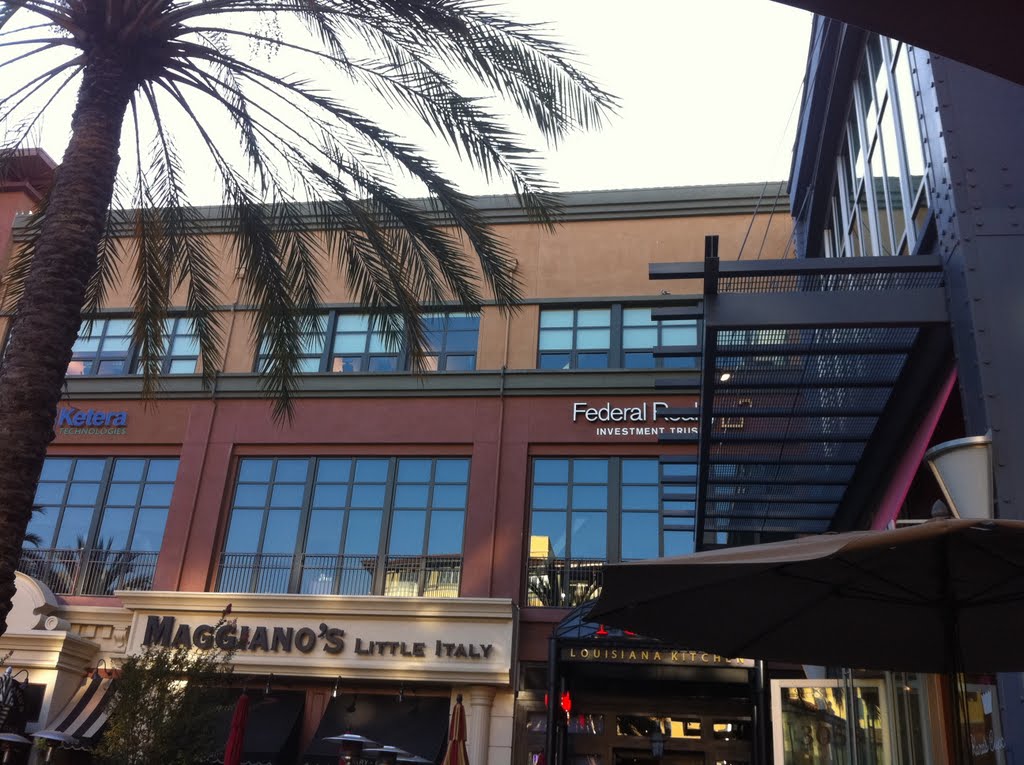 Santana Row by LBerment