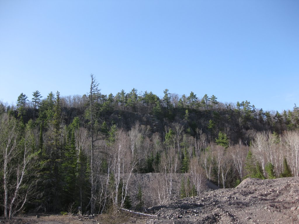 Rock Piles and Cliffs at Cliff Mine by FearTheNoFear