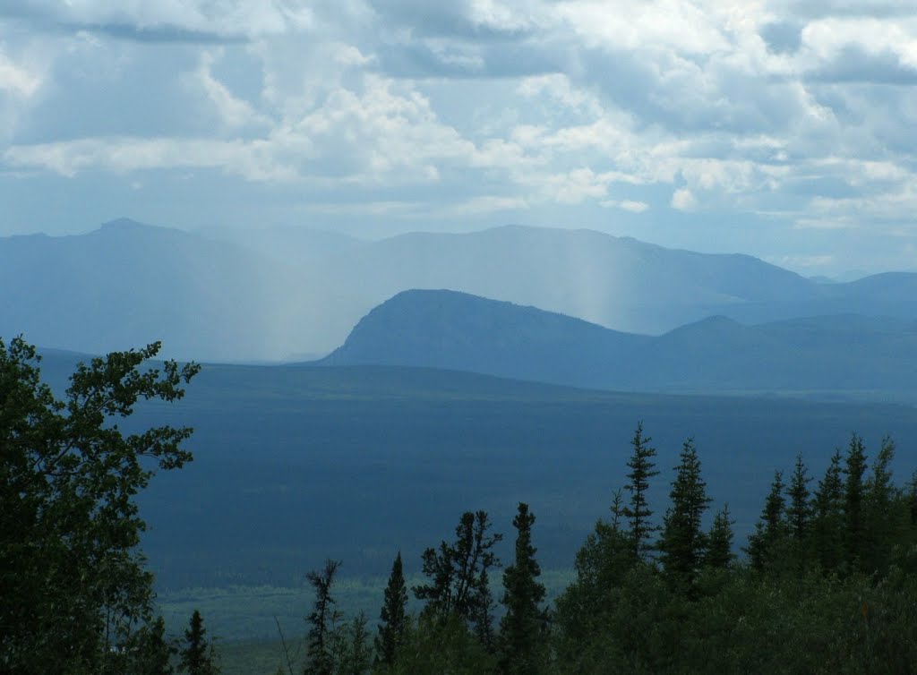 2010-06-27 View along the Dempster Hwy, looking south. by deanstucker