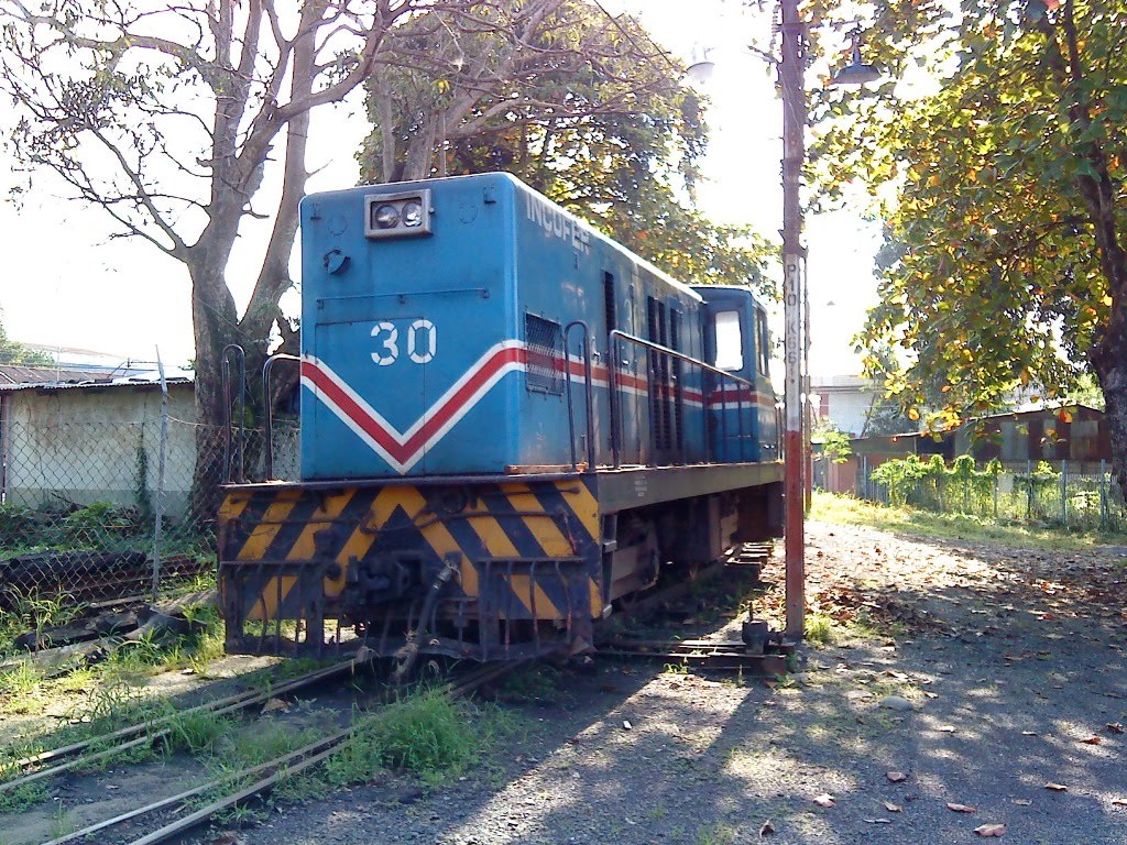 Locomotora GE 747 #30 en los Patios de Orotina. 09/10 by Jose Sánchez