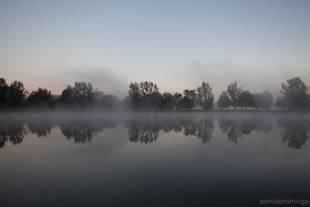 Morning lake by samhain4minga